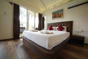 Sunset & Waves Resort