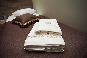 Zhemchug Village Hotel