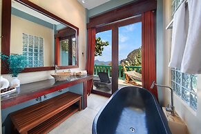 Karuna El Nido Villas