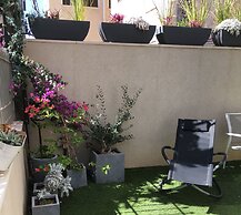 Apt Terrace & Garden - Bauhaus