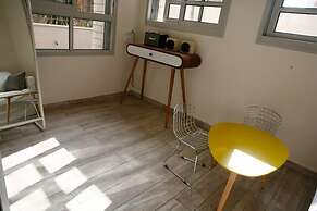 Apt Terrace & Garden - Bauhaus