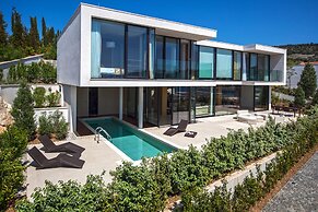 Golden Rays Luxury Villas