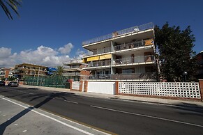Amura Be my Guest Castelldefels