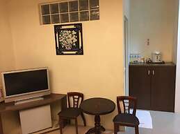 Ri Yue Hu Pan Hotel