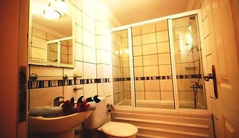 Royal Heights Adabuku 3 Bedrooms Villa
