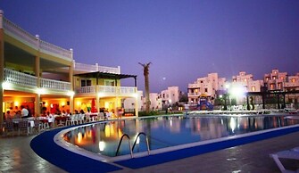 Turquoise Residence 3 Bedrooms with Pool