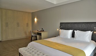 Mantis EPIC Hotel & Suites