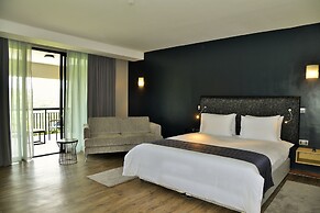 Mantis EPIC Hotel & Suites