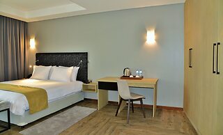 Mantis EPIC Hotel & Suites