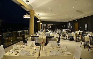Mantis EPIC Hotel & Suites