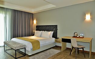 Mantis EPIC Hotel & Suites