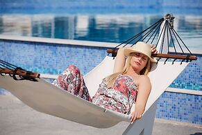 Hotel Blue Dream Palace Tripiti Resort