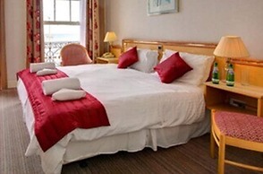 Russell Hotel