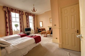 Russell Hotel