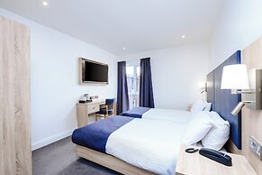 Russell Hotel