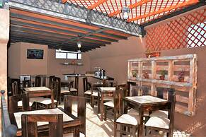 Hostal Valle Mistral - Hostel