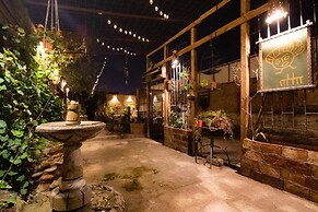 Hostal Valle Mistral - Hostel
