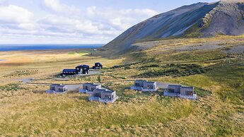 Dis Cottages