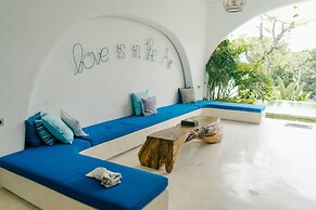 Nazeki Villa