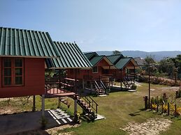 Thong Hug House Resort