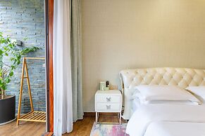 Leading Men Hotel