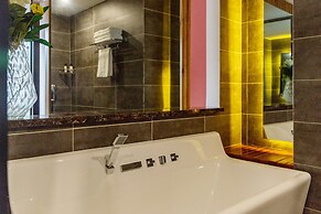 Leading Men Hotel