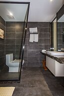 Leading Men Hotel