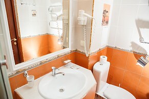 Kiparis Hotel