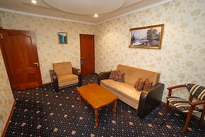 Kiparis Hotel