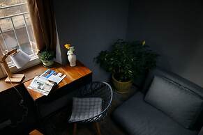 Mezzanine Hotel