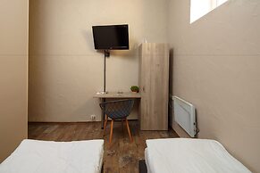 Mezzanine Hotel