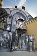 Mezzanine Hotel