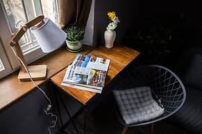 Mezzanine Hotel