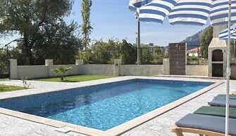 Mutlu Yasam Villalari 6 Bedrooms