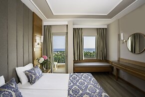 Royal Atlantis Beach