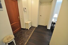 Flats4U Apartments Smolenskaya