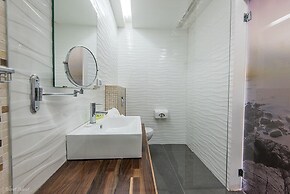 Aquaduct Hotel