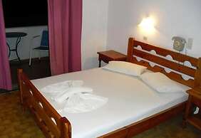 Aratos Hotel