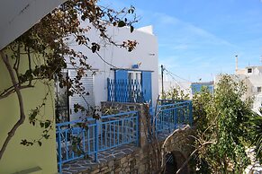 Aratos Hotel