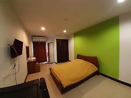Thanarom Place