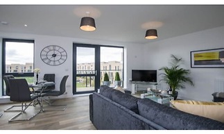 Tailored Stays - De Havilland House