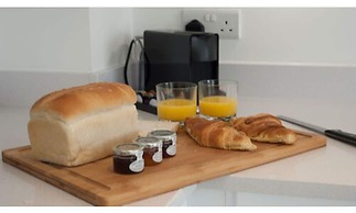 Tailored Stays - De Havilland House