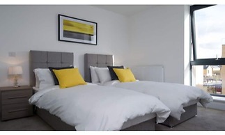 Tailored Stays - De Havilland House