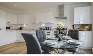 Tailored Stays - De Havilland House