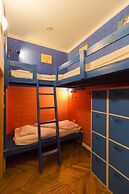 Baroque Hostel & Coworking