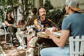 Baroque Hostel & Coworking