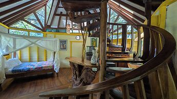 Tree House Beachfront Lodge
