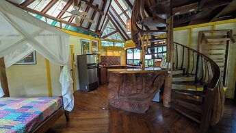 Tree House Beachfront Lodge