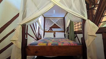 Tree House Beachfront Lodge