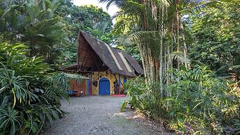 Tree House Beachfront Lodge